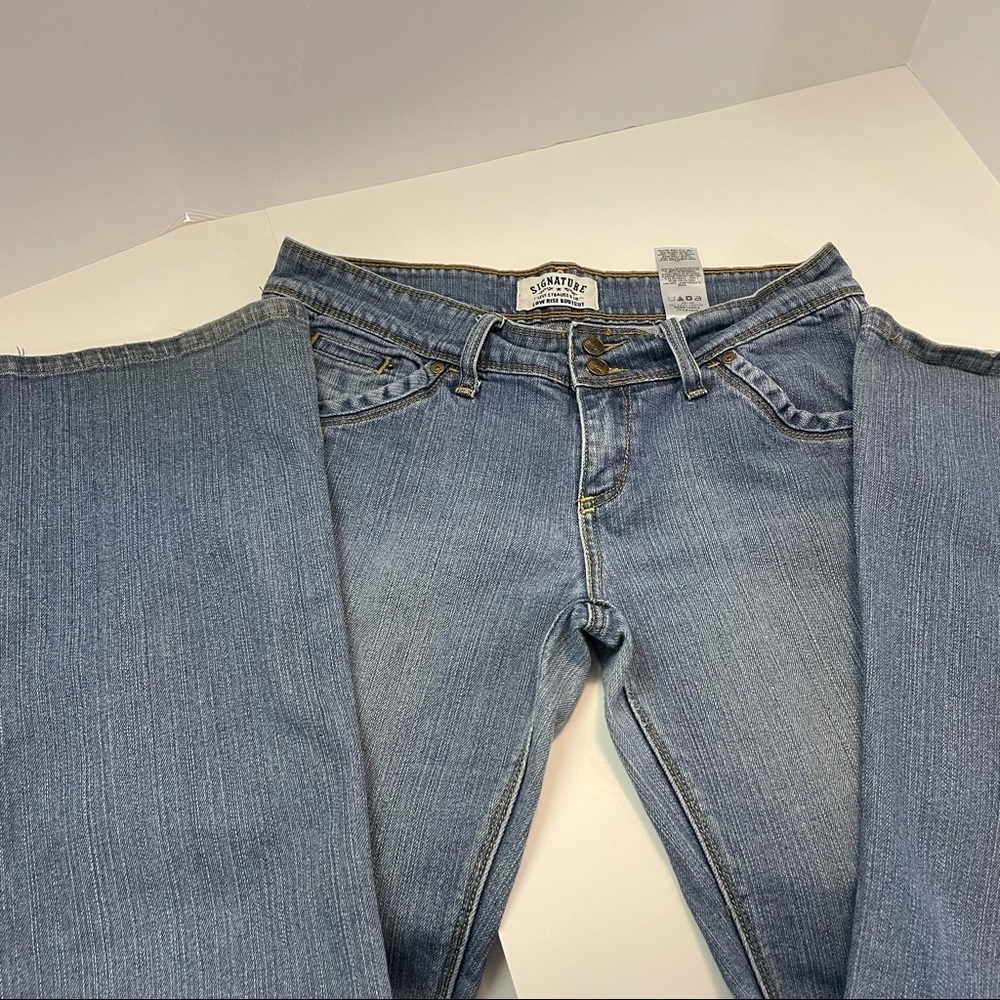 Levi Signature Low Rise Bootcut size 10